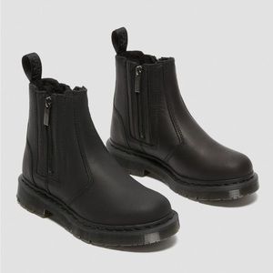 2976 WOMEN'S DM'S WINTERGRIP ZIP CHELSEA BOOTS size 7